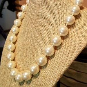 18" Hand Knotted Lustrous Lucite Pearl Necklace